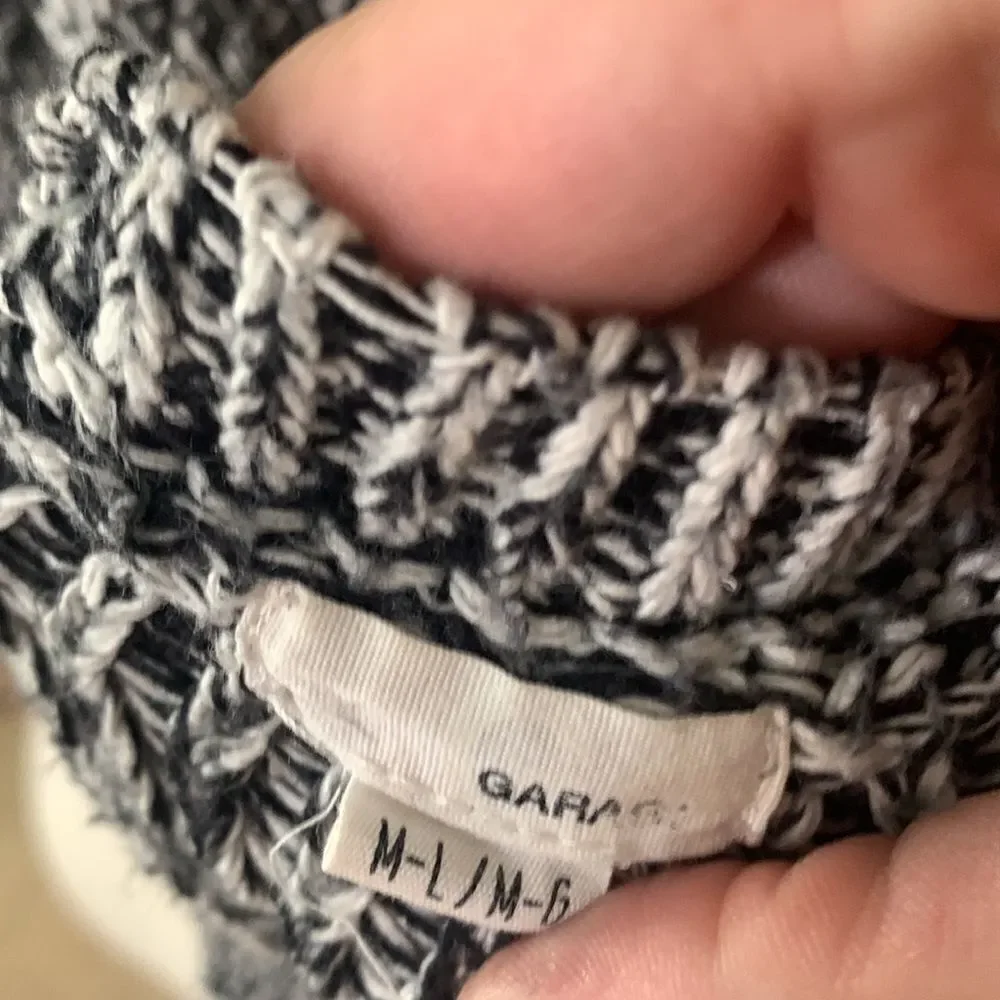 3for$20 sweater m-L - Picture 3 of 5